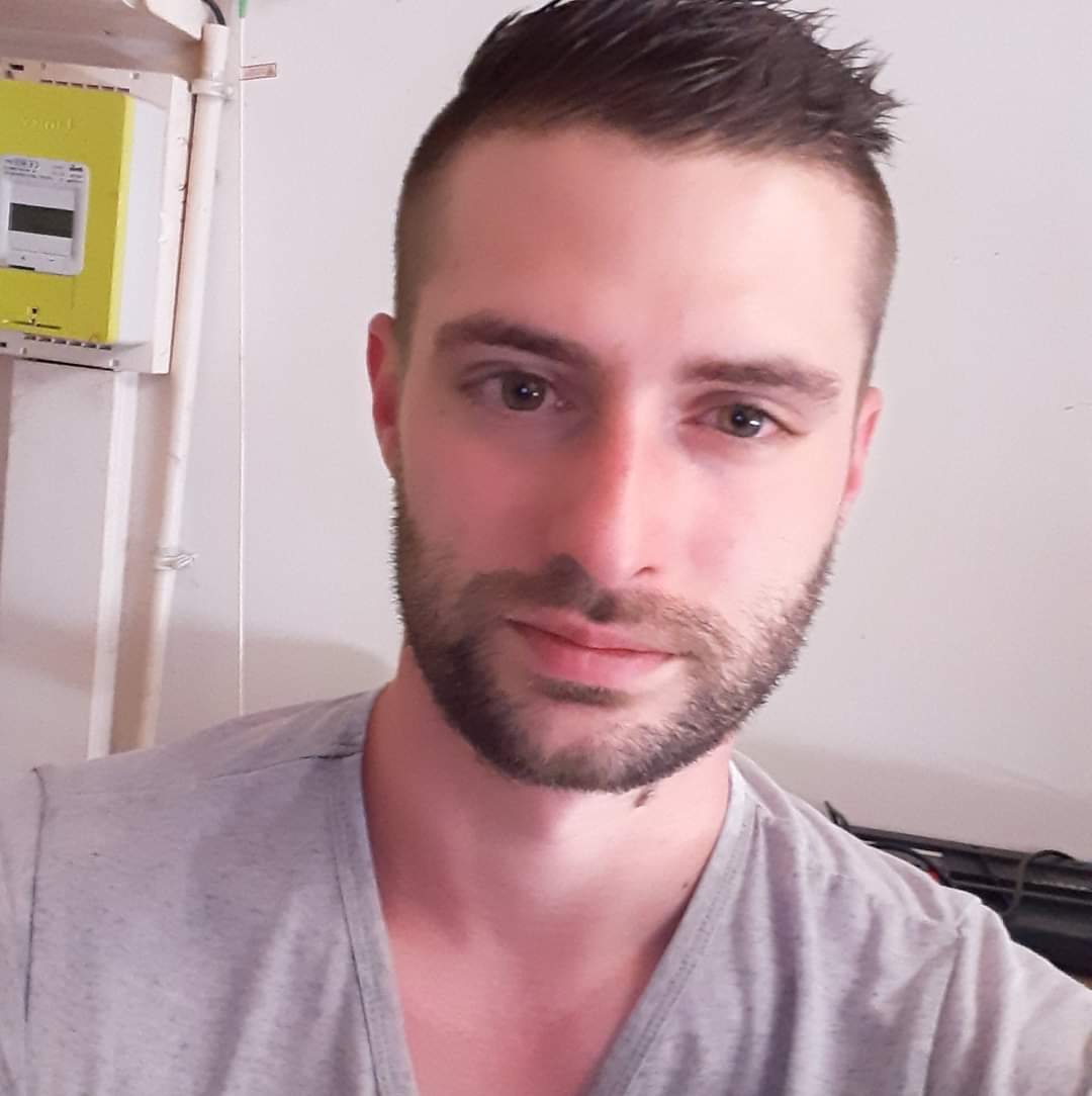 Profil de Angel, 32 ans, TS Suisse à Villars-le-Grand