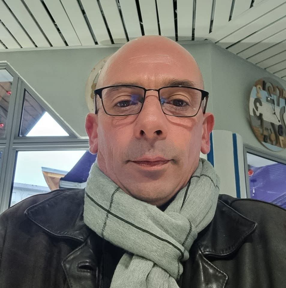Profil de Ameur, 50 ans, TS Suisse à Purasca