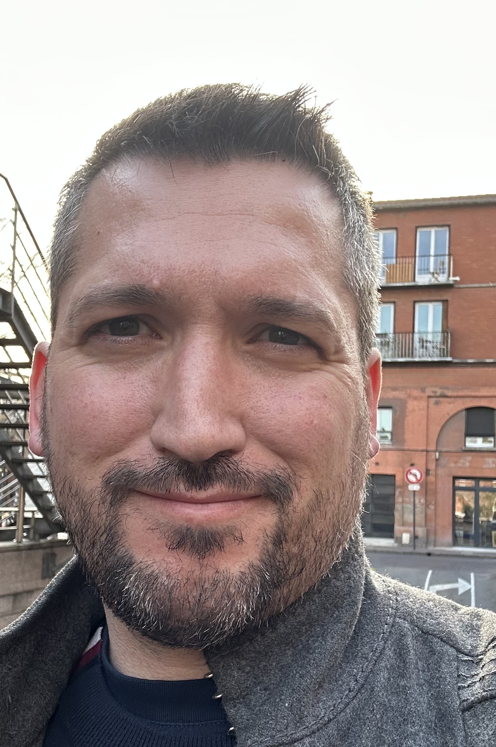 Profil de Bendehiba, 37 ans, TS Suisse à Péry