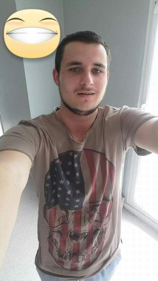 Profil de Enver, 33 ans, TS Suisse à Augio