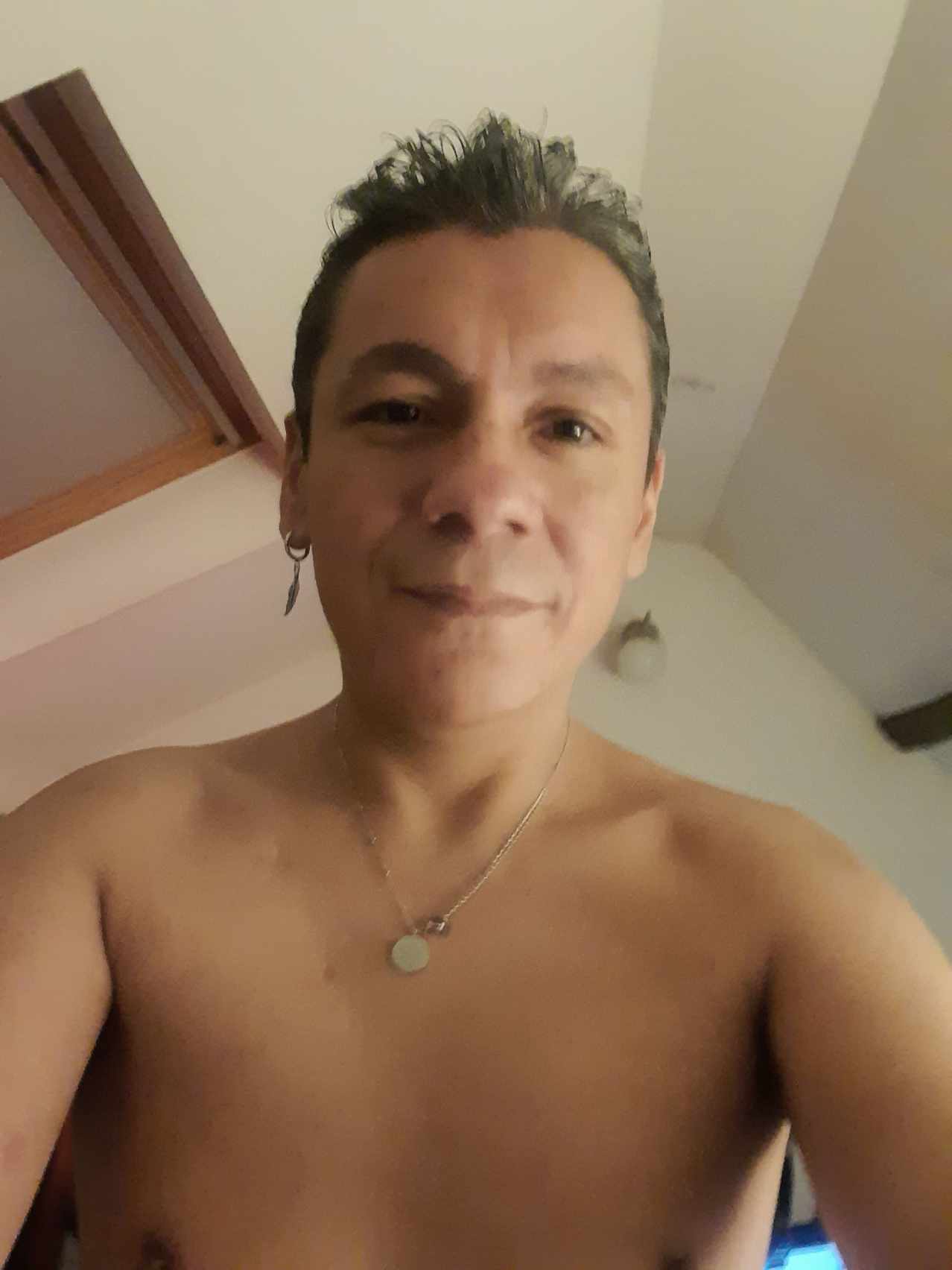 Profil de Siam, 40 ans, TS Suisse à Cronay
