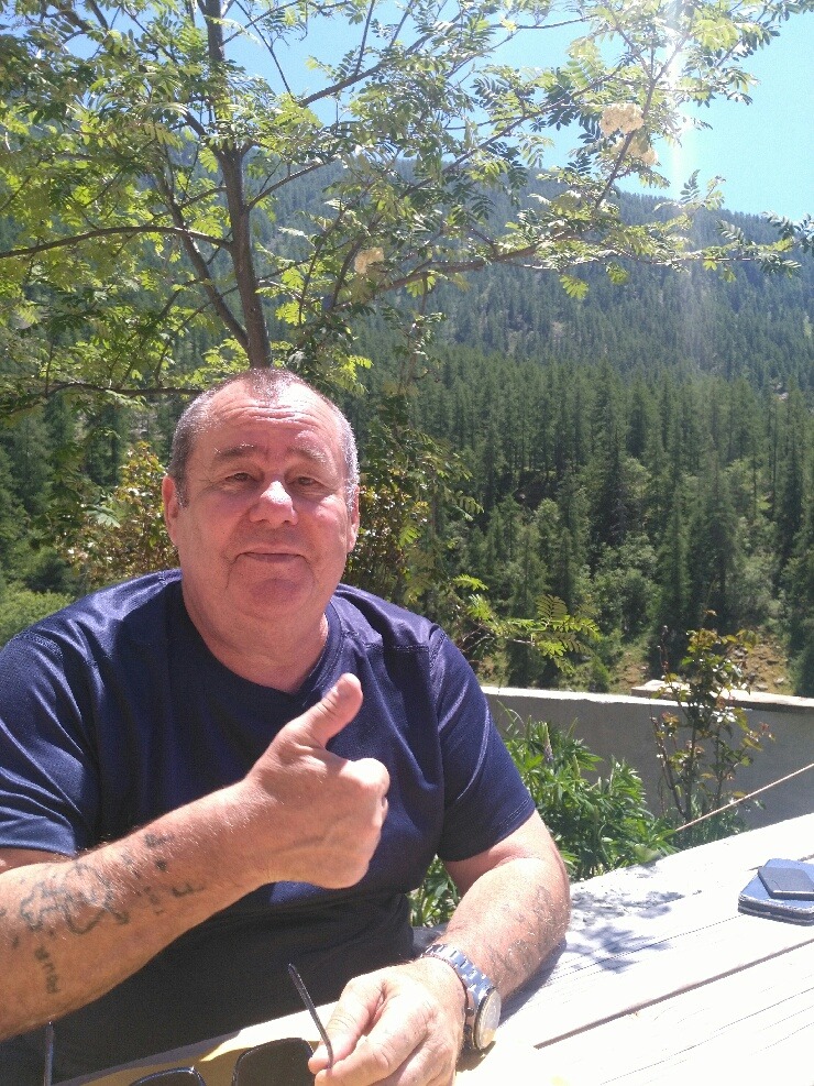 Profil de Azedine, 55 ans, TS Suisse à Tenna