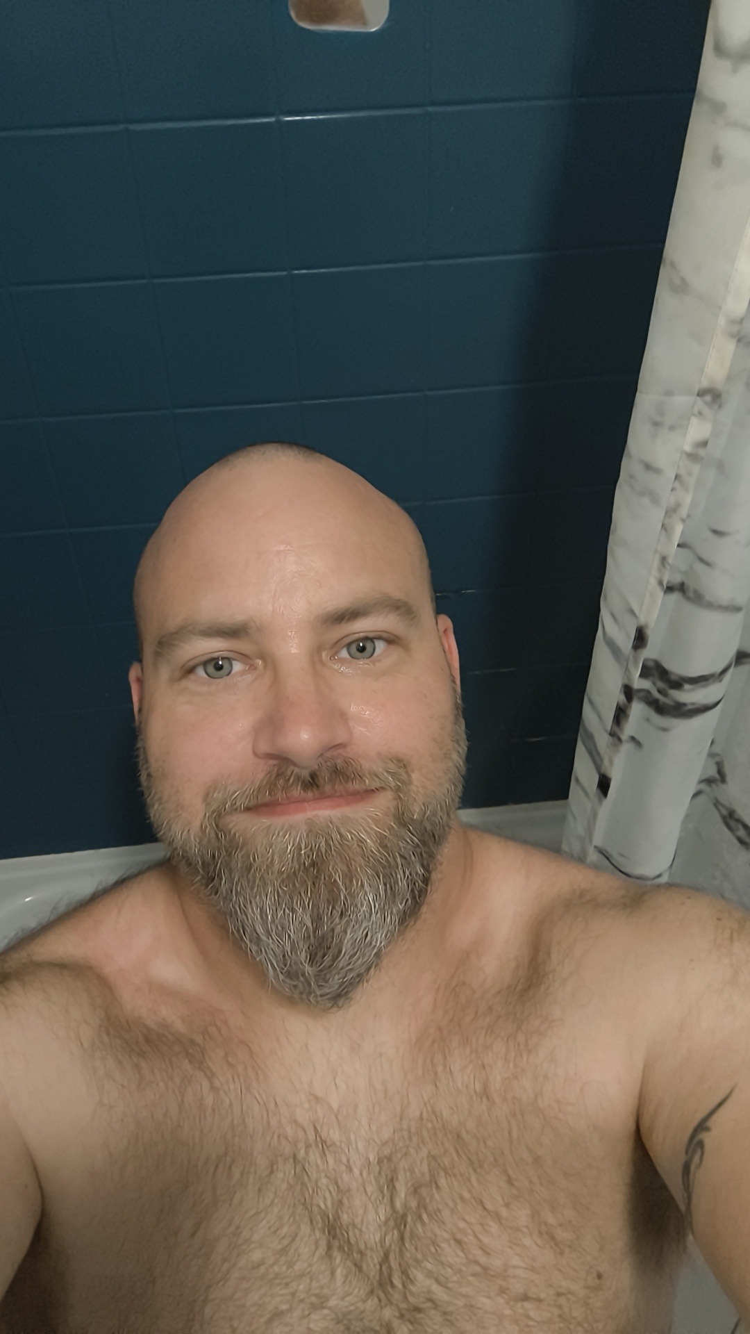 Profil de Rayan, 42 ans, TS Suisse à Tenna
