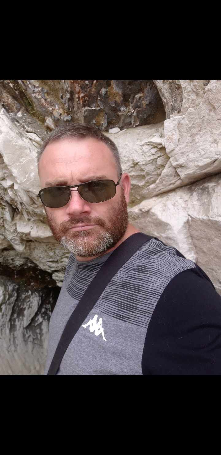 Profil de Abib, 50 ans, TS Suisse à Levron