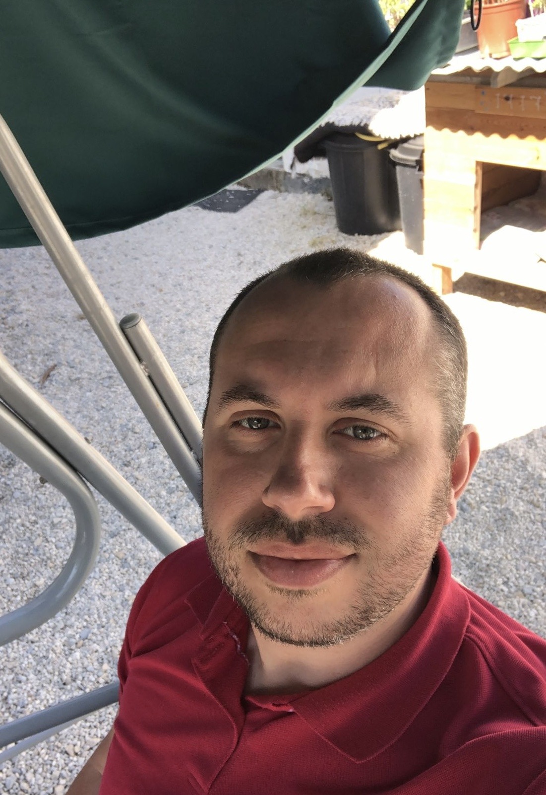Profil de Adham, 39 ans, TS Suisse à Zignau