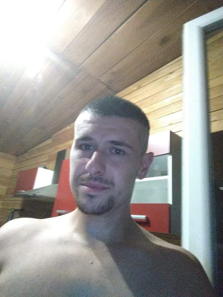 Profil de Adam, 33 ans, TS Suisse à Susch