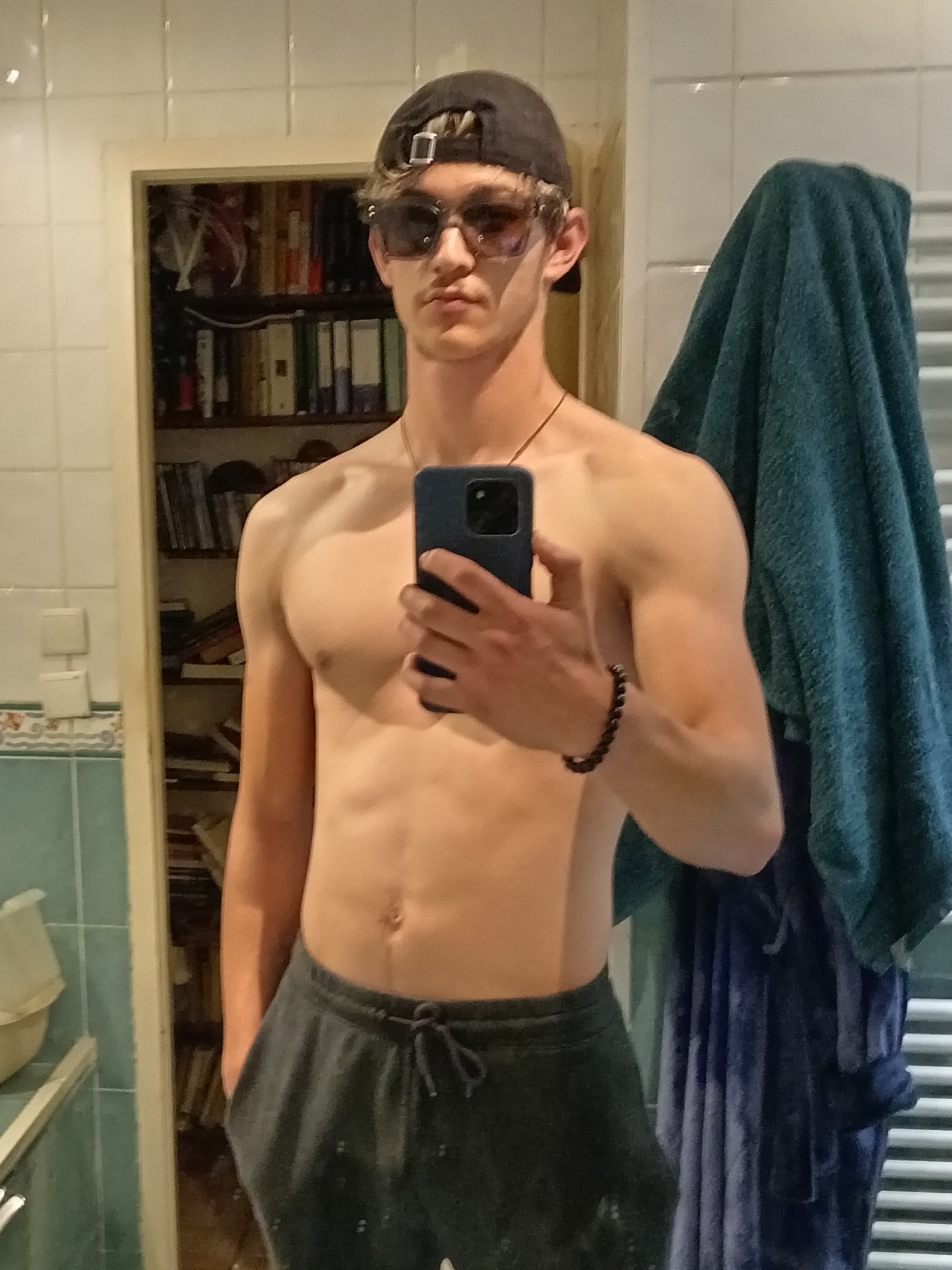 Profil de Suleyman, 19 ans, TS Suisse à Randa