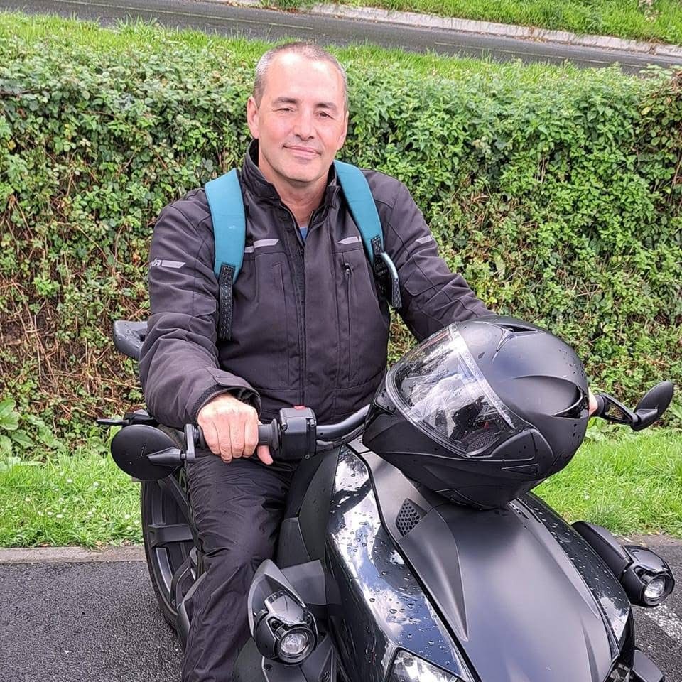 Profil de Hacene, 54 ans, TS Suisse à Salouf