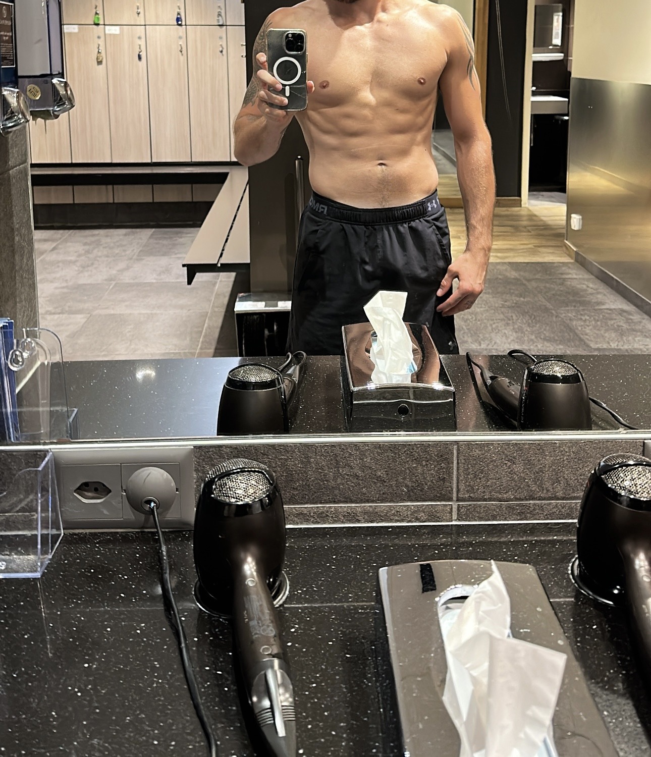 Profil de Chahine, 27 ans, TS Suisse à Liesberg