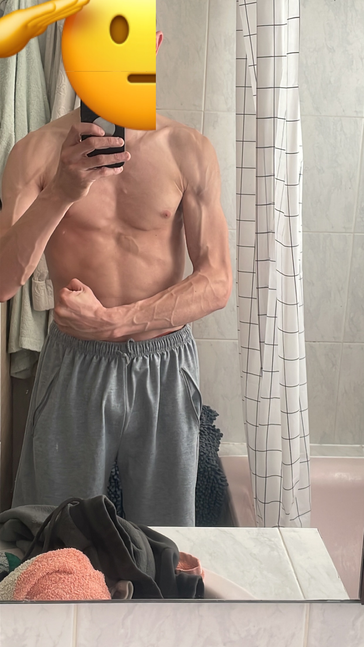 Profil de Kadafi, 28 ans, TS Suisse à Lätti