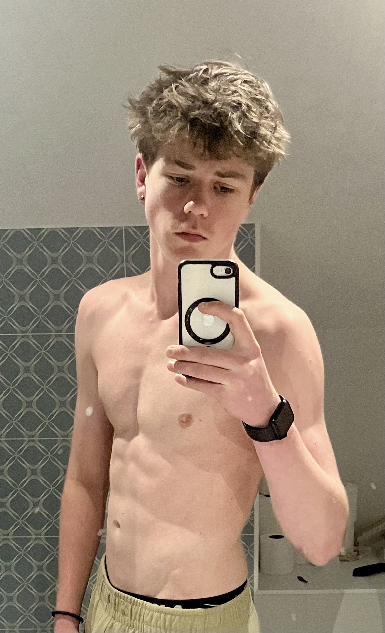 Profil de Aldrik, 19 ans, TS Suisse à Stierva
