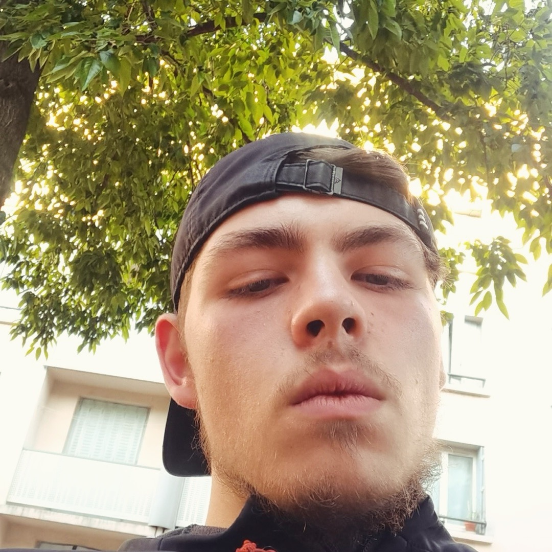 Profil de Cyrano, 21 ans, TS Suisse à Cazis