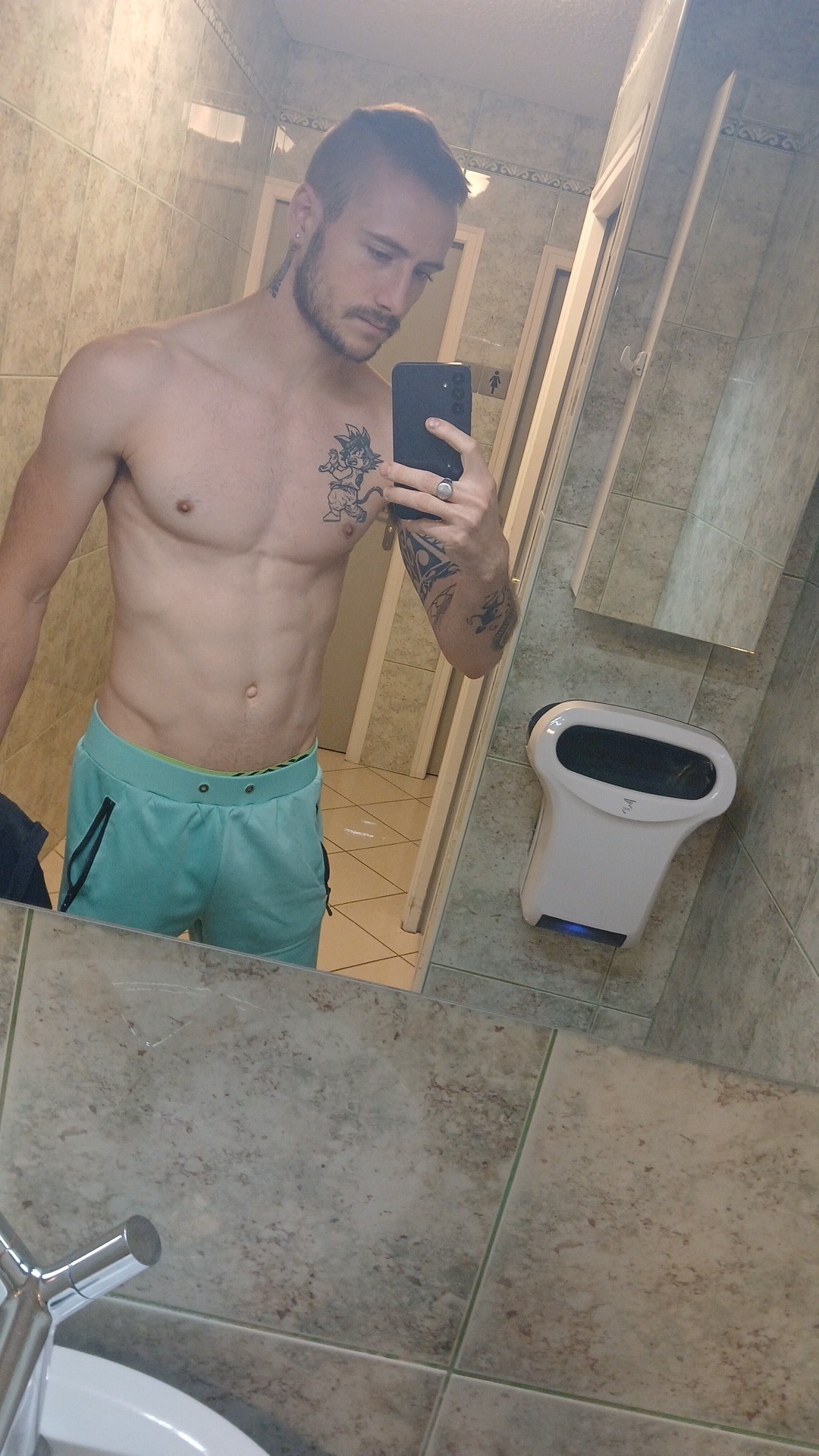 Profil de Eymeric, 26 ans, TS Suisse à Randa